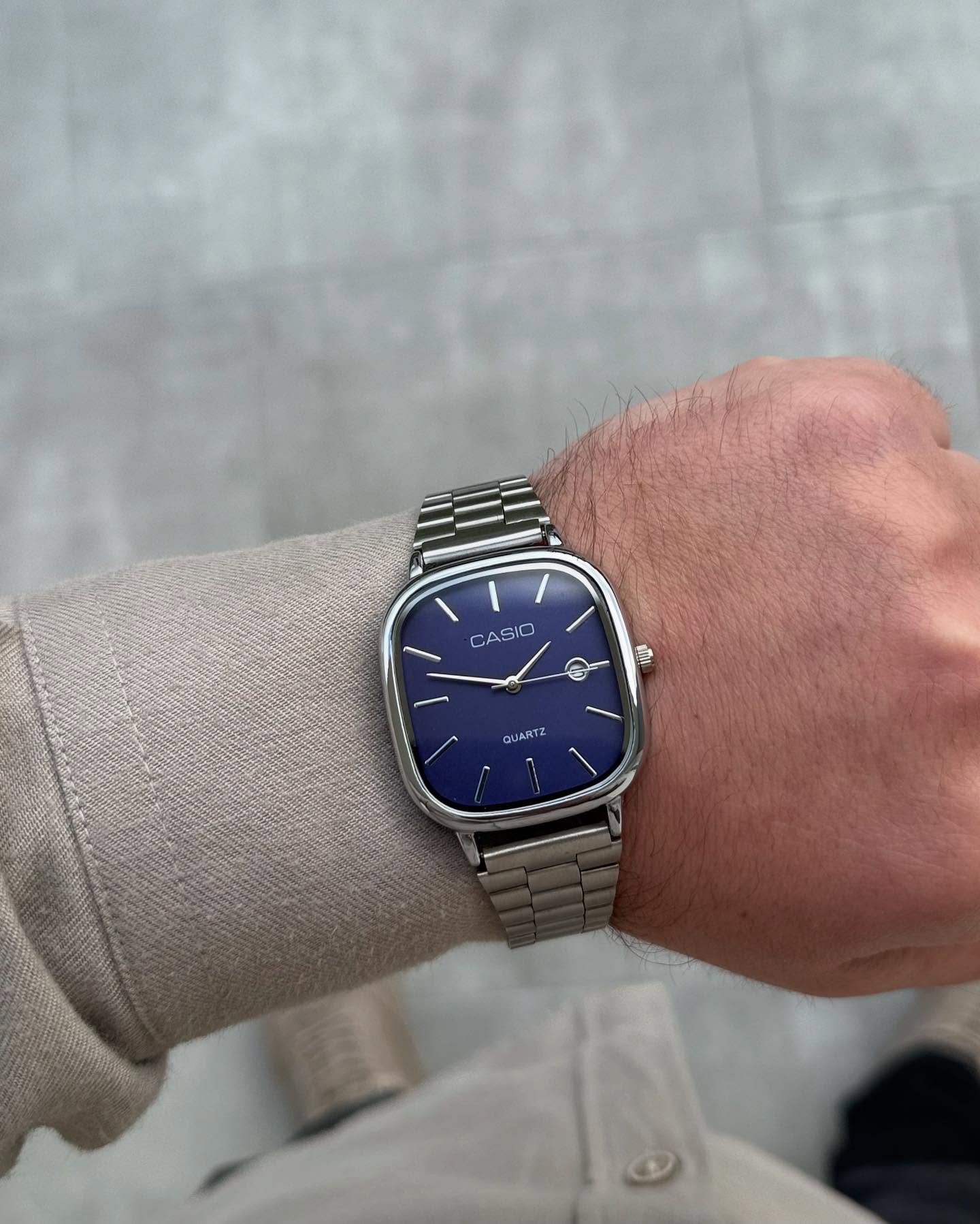 Casio - Silver & Blu