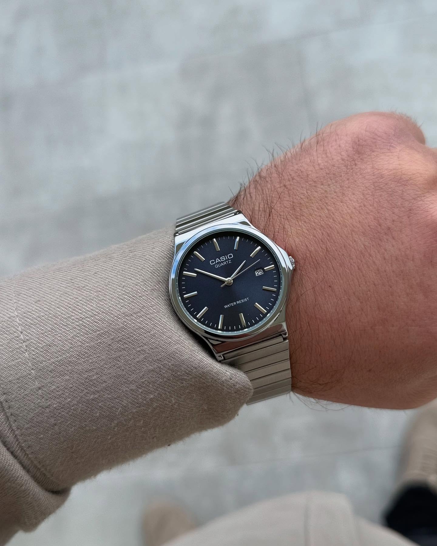 Casio Vintage - Oval Blu
