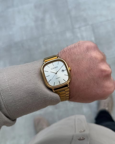 Casio - Gold & White